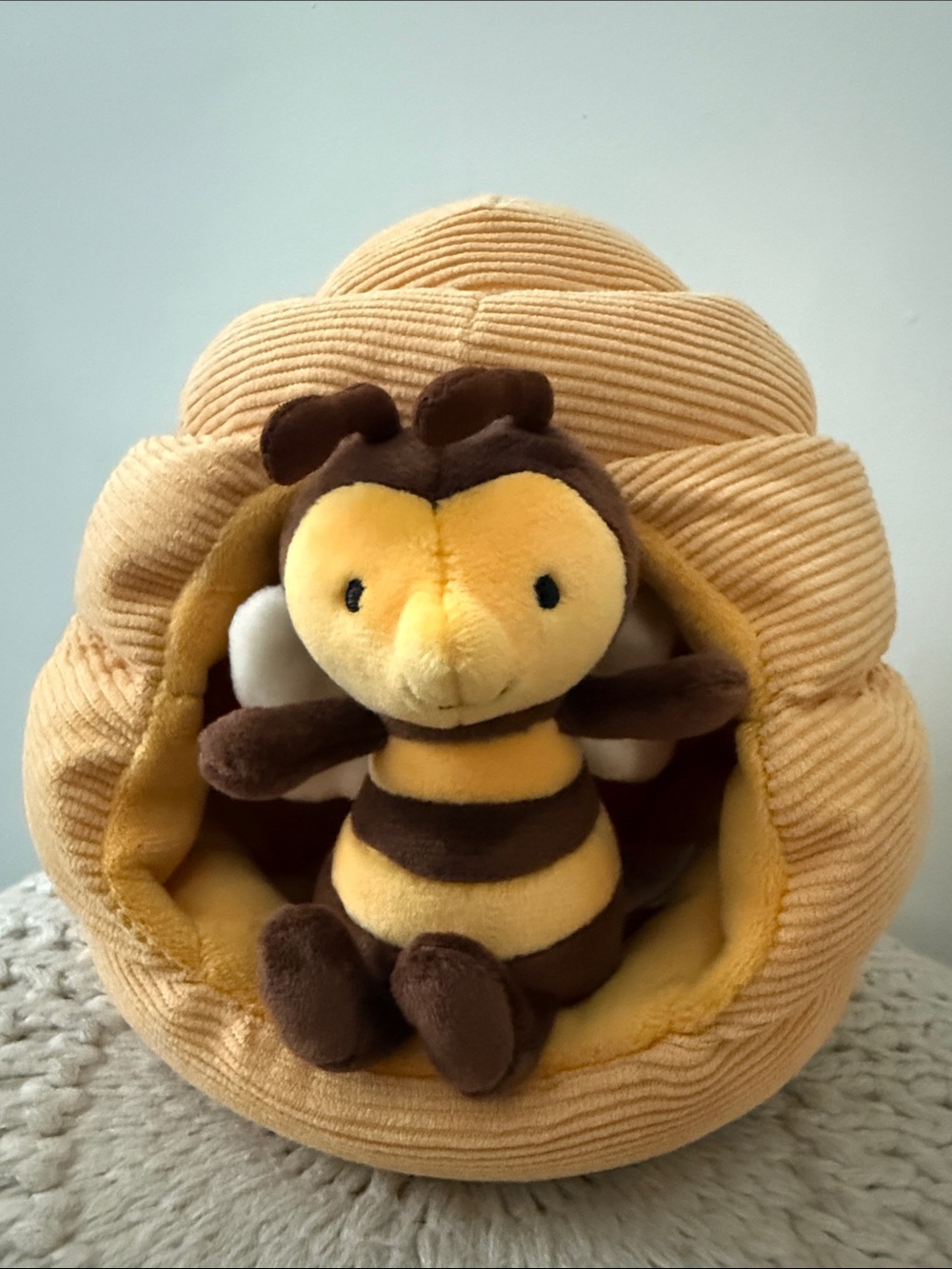 Honeyhome Bee - Retired - Picture 7 of 9